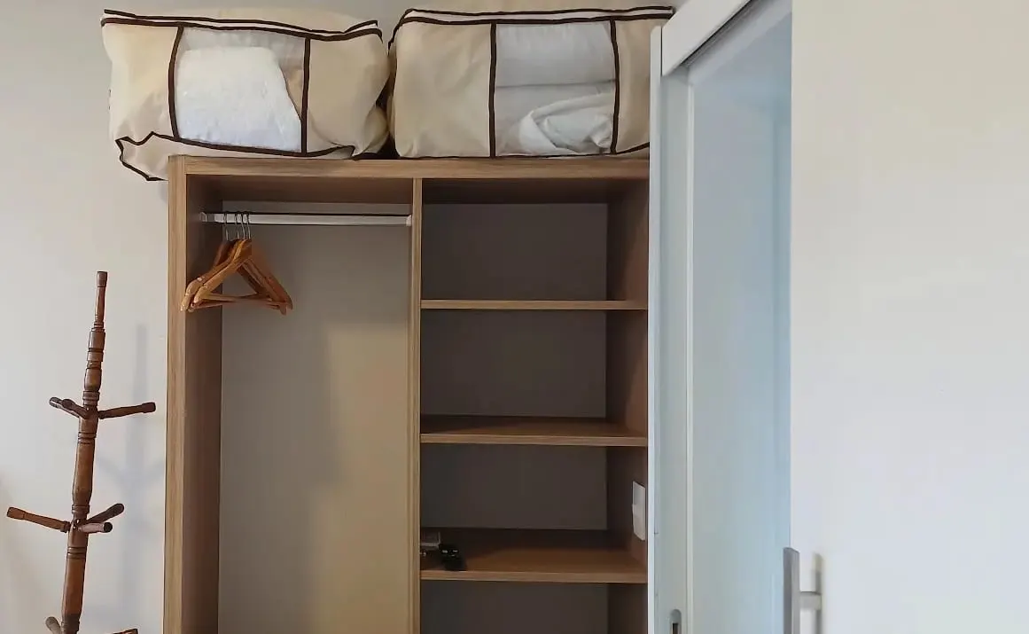 Guarda-roupa do quarto
