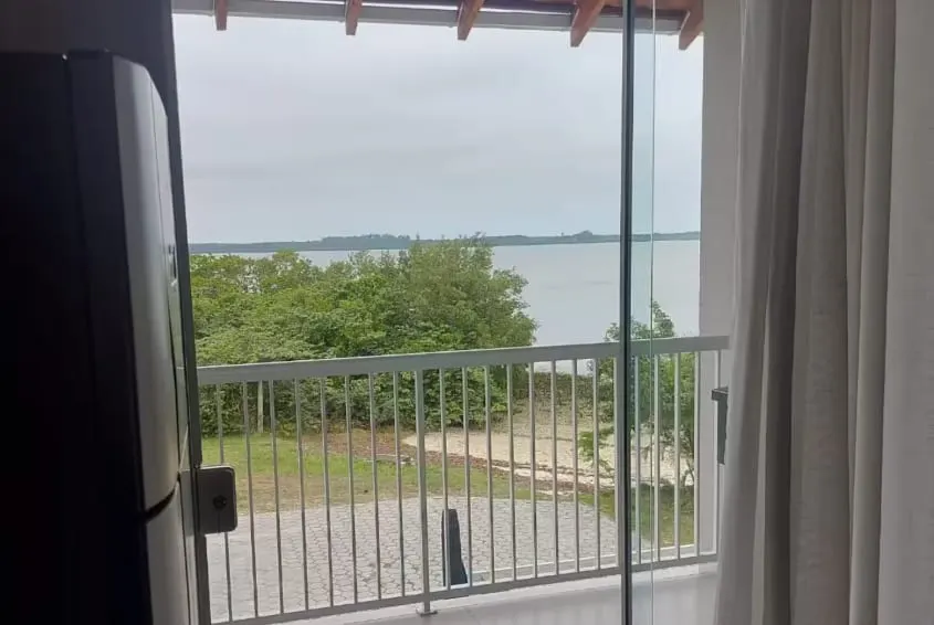 Vista da sacada para o mar em São Francisco do Sul