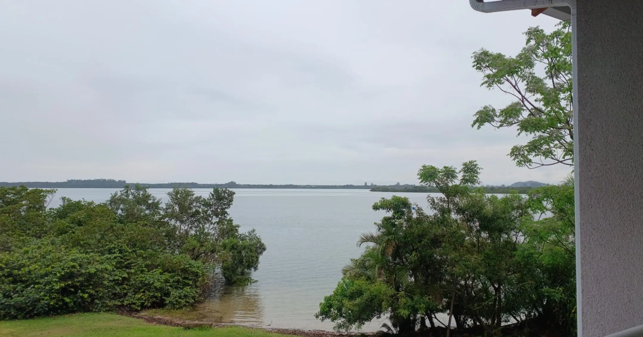 Vista da sacada para o mar em São Francisco do Sul