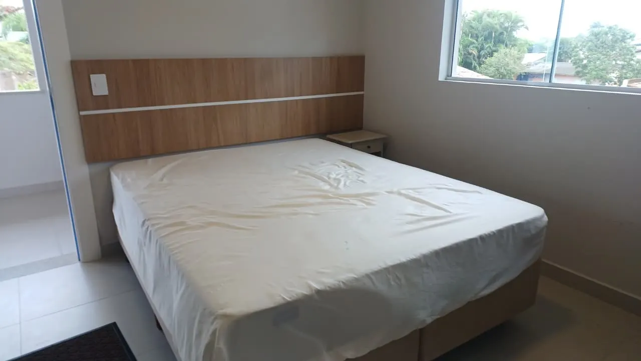 Quarto com cama de casal