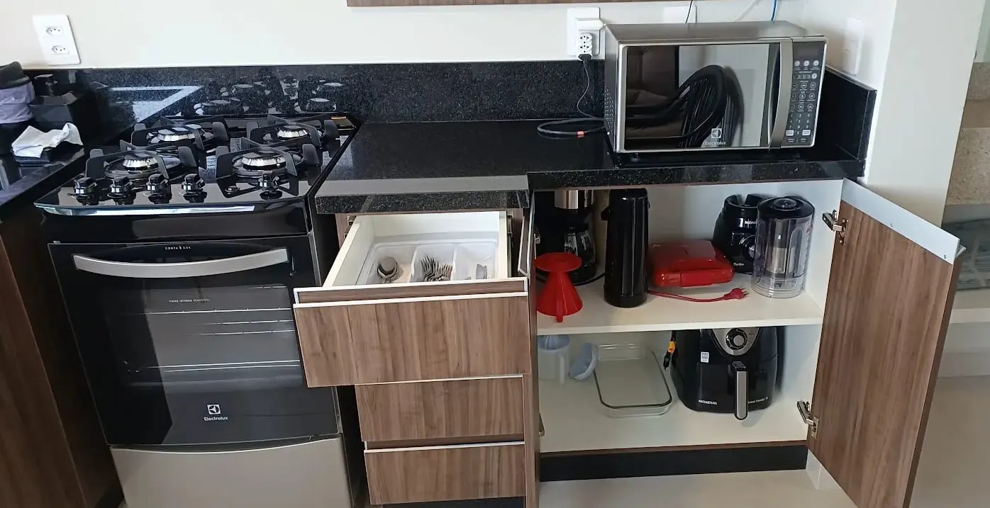 Cozinha completa do apartamento