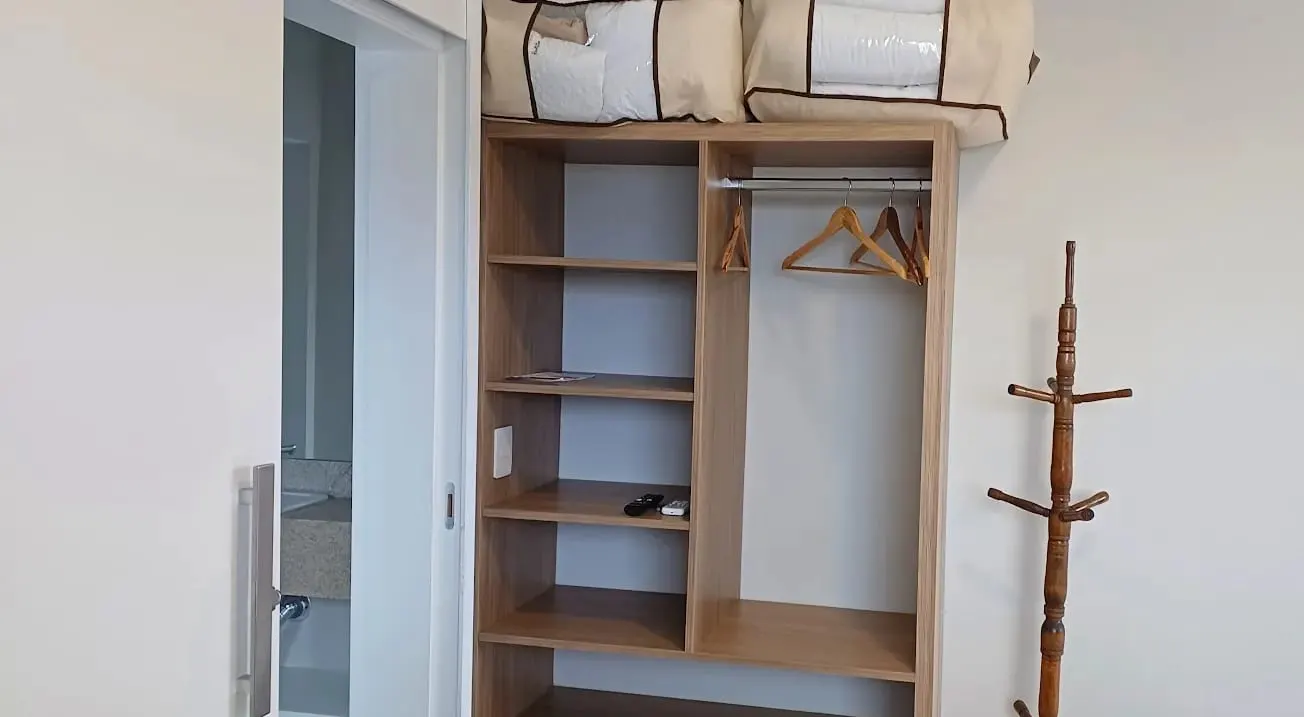 Guarda-roupa do quarto